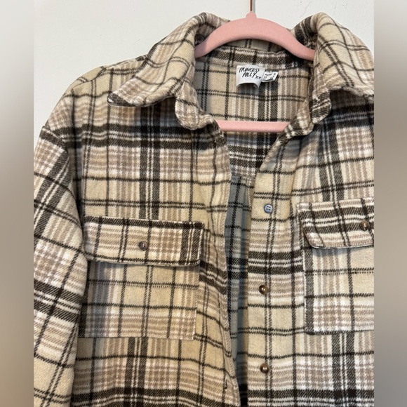 Princess Polly Tan and Black Plaid shacket button up Jacket size 4 medium fit - Picture 3 of 6